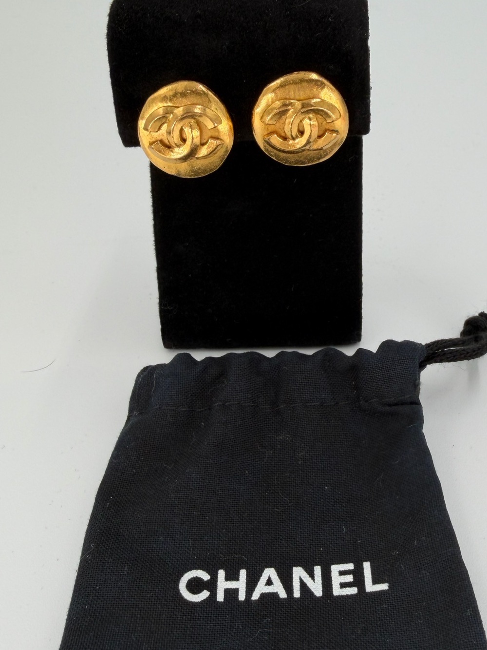 Vintage CHANEL 1995 Gold-Tone CC Logo Button Clip-On Earrings w/COA